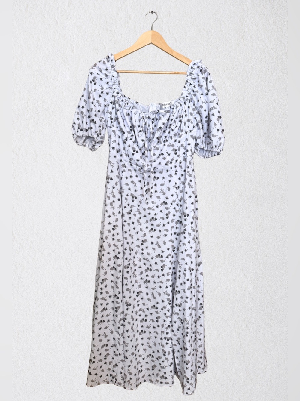 White Floral Puff-Sleeve Maxi Dress with Ruched Neckline